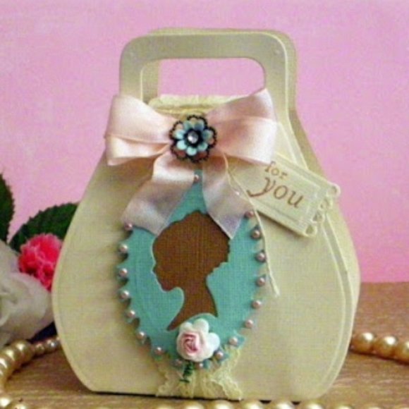 Spellbinders Favorably Simple Gift Box 4 pcs die - Picture 6 of 11